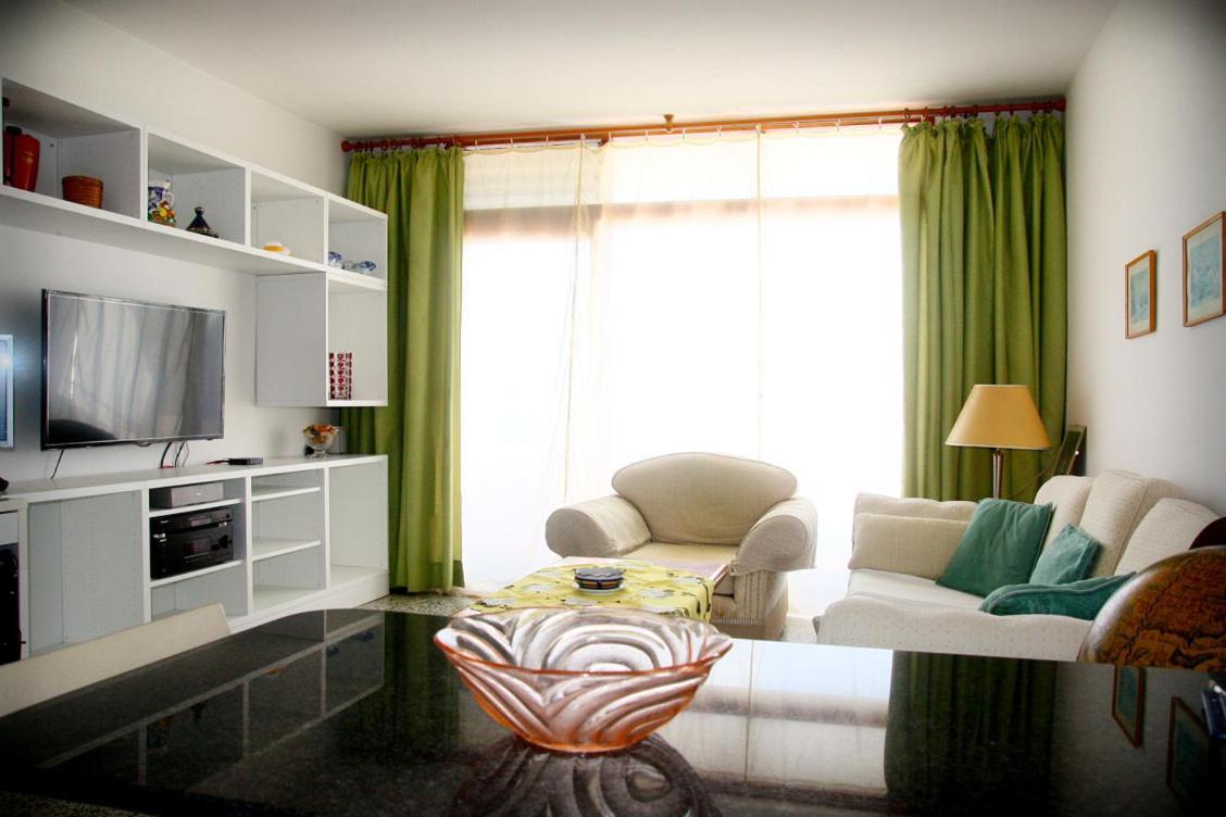 Cosy Close To The Beach! *